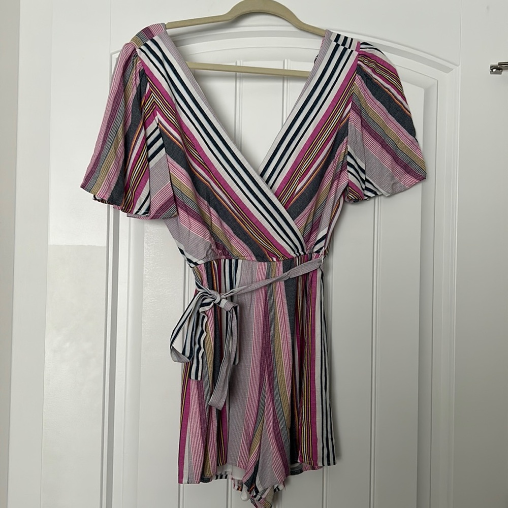 Colorful romper v neck